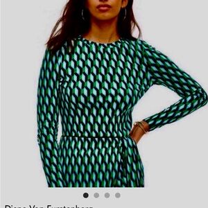 Diane Von Furstenberg for Target Green and Black Geo Print Long Sleeve Cotton T